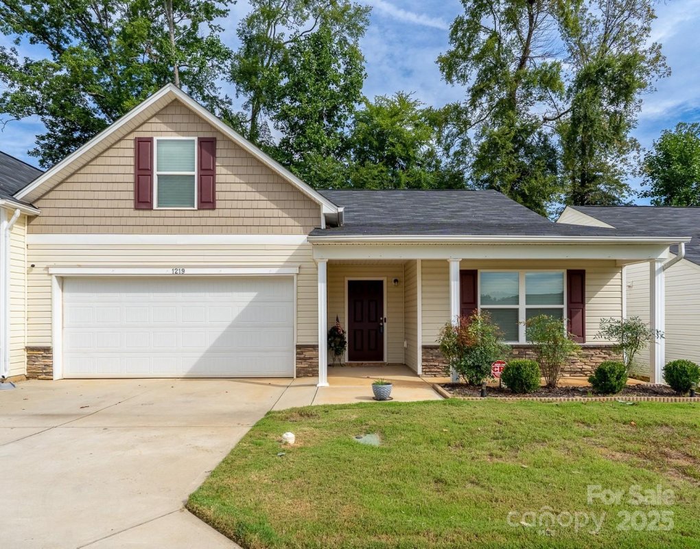 1219 Amberlight Circle