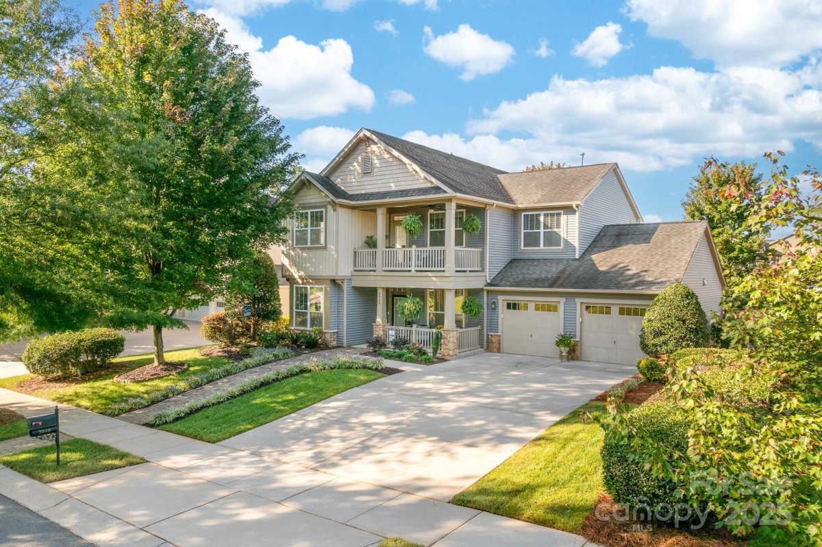 2048 Middleton Farm Drive