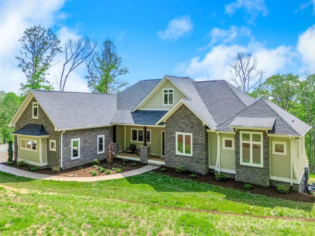 128 Saddle Ridge Drive