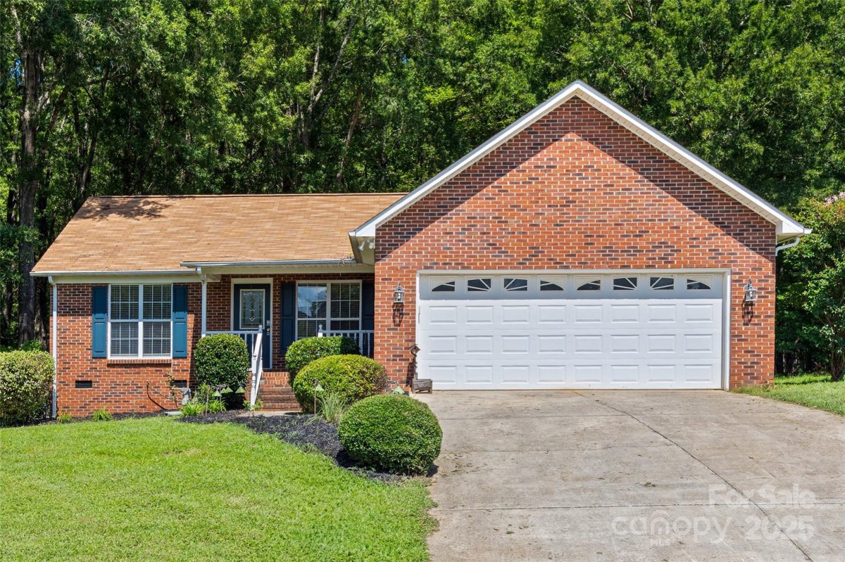 256 Victoria Circle