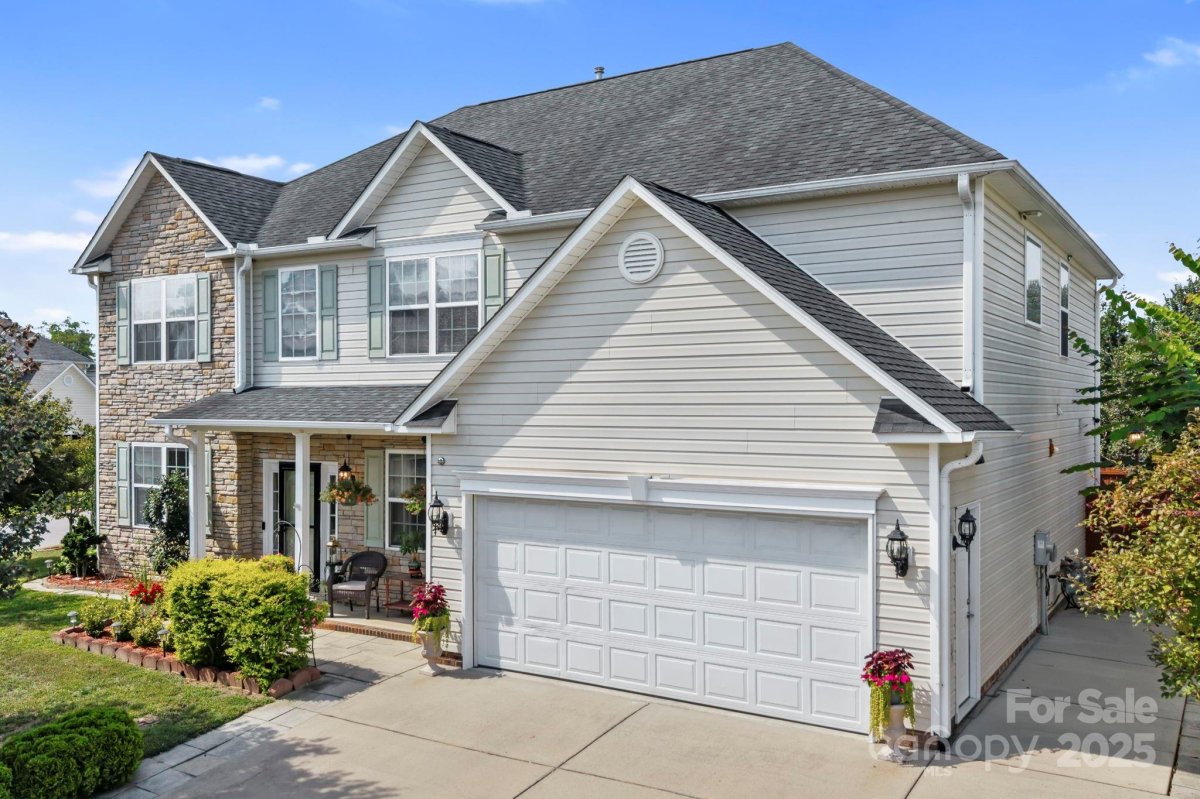 2 Breyerton Court