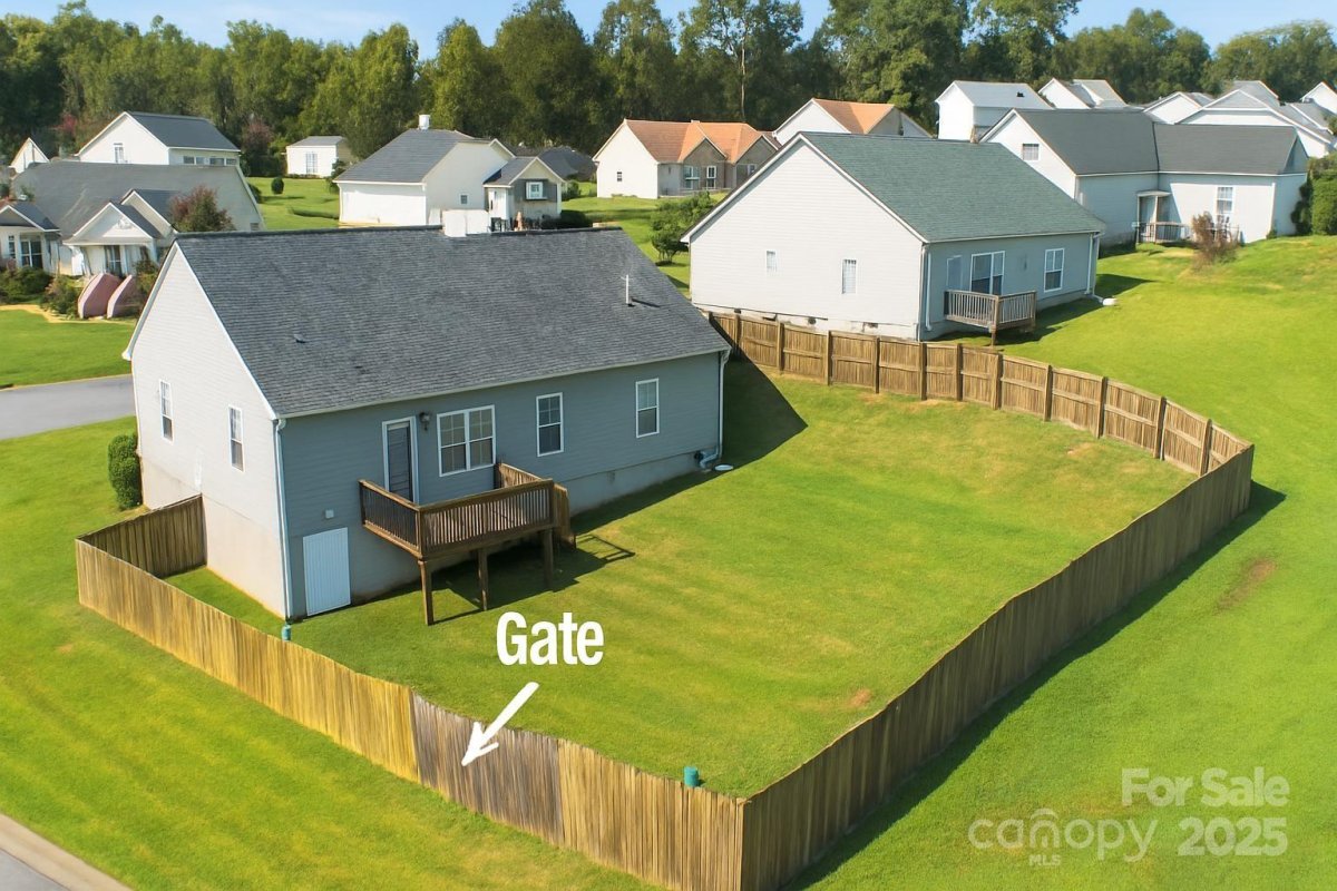 835 Holdcroft Lane