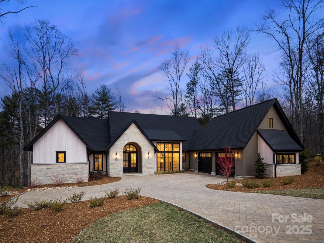 205 Kelmscott Lane