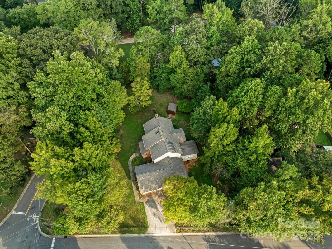 7600 Wallace Lane
