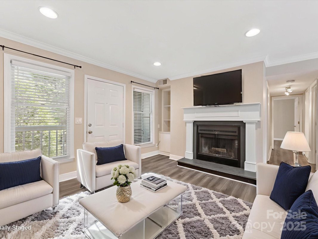 430 Queens Road #221