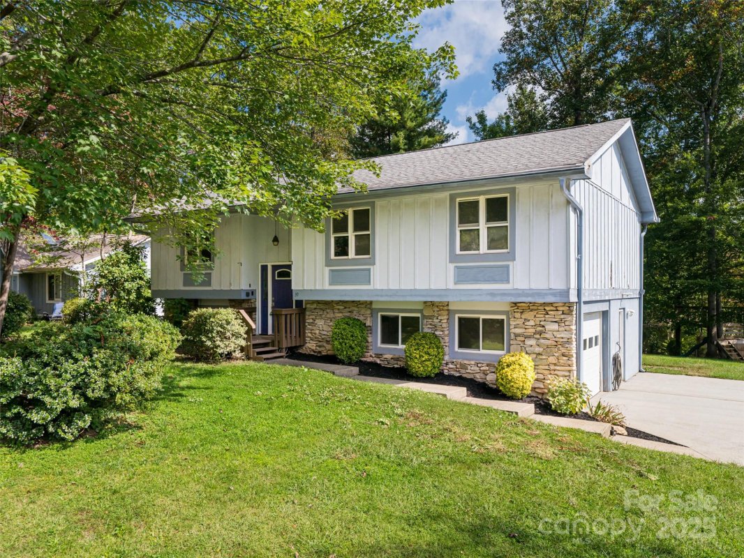 39 Golden Oaks Lane
