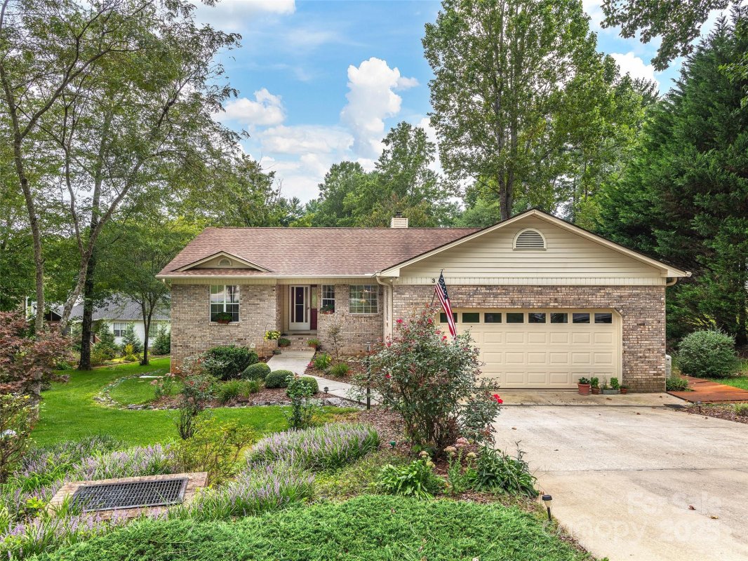 3 Wentworth Court