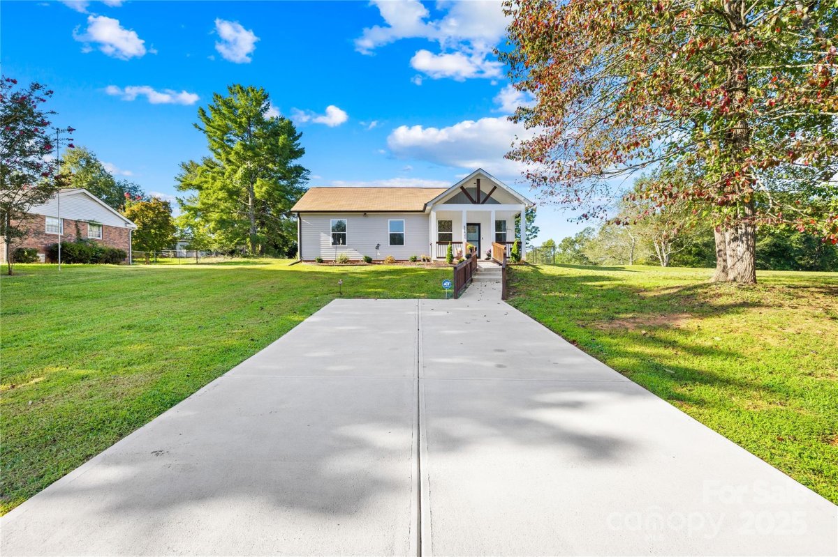 3121 Suffolk Drive