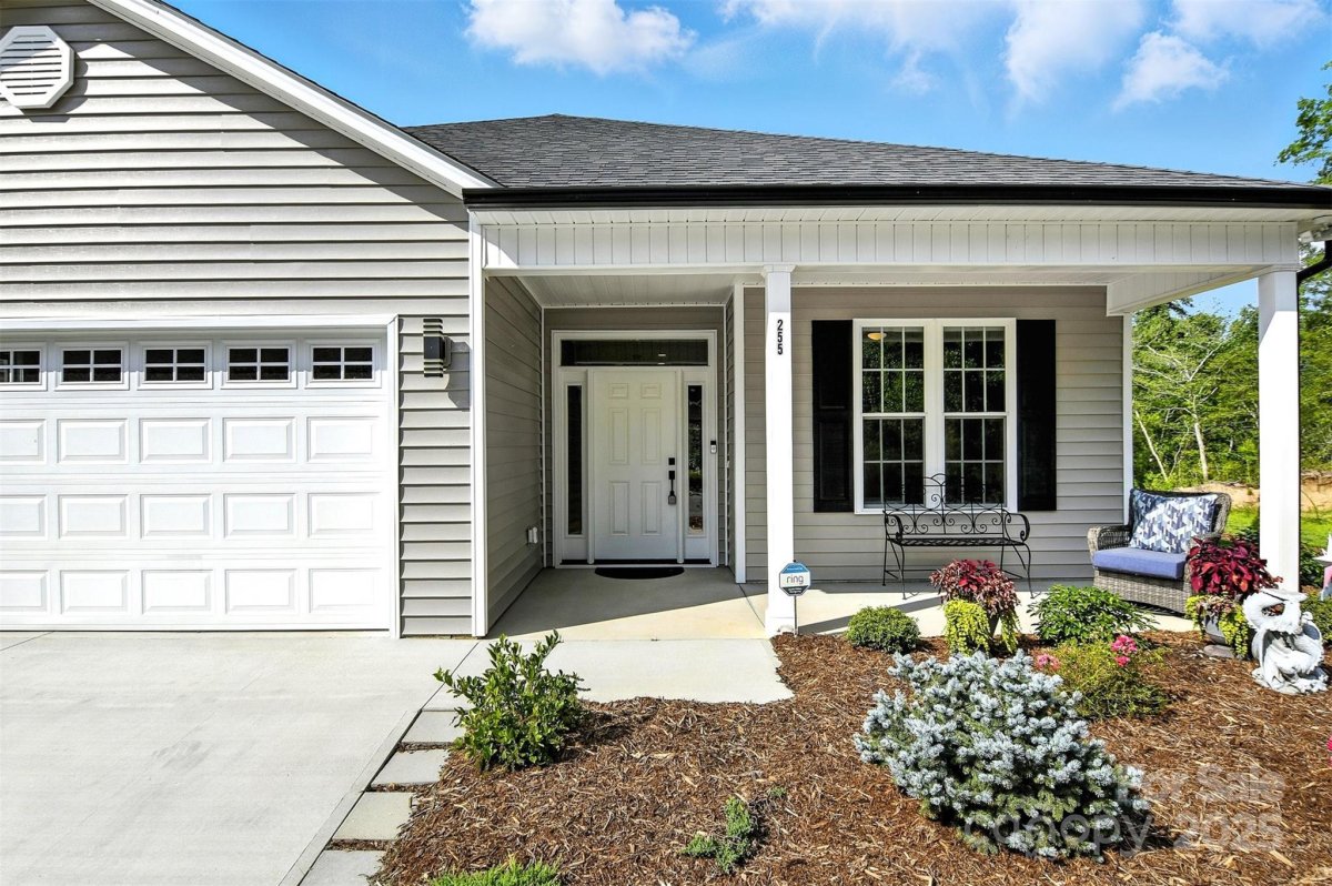 255 Eagles Landing