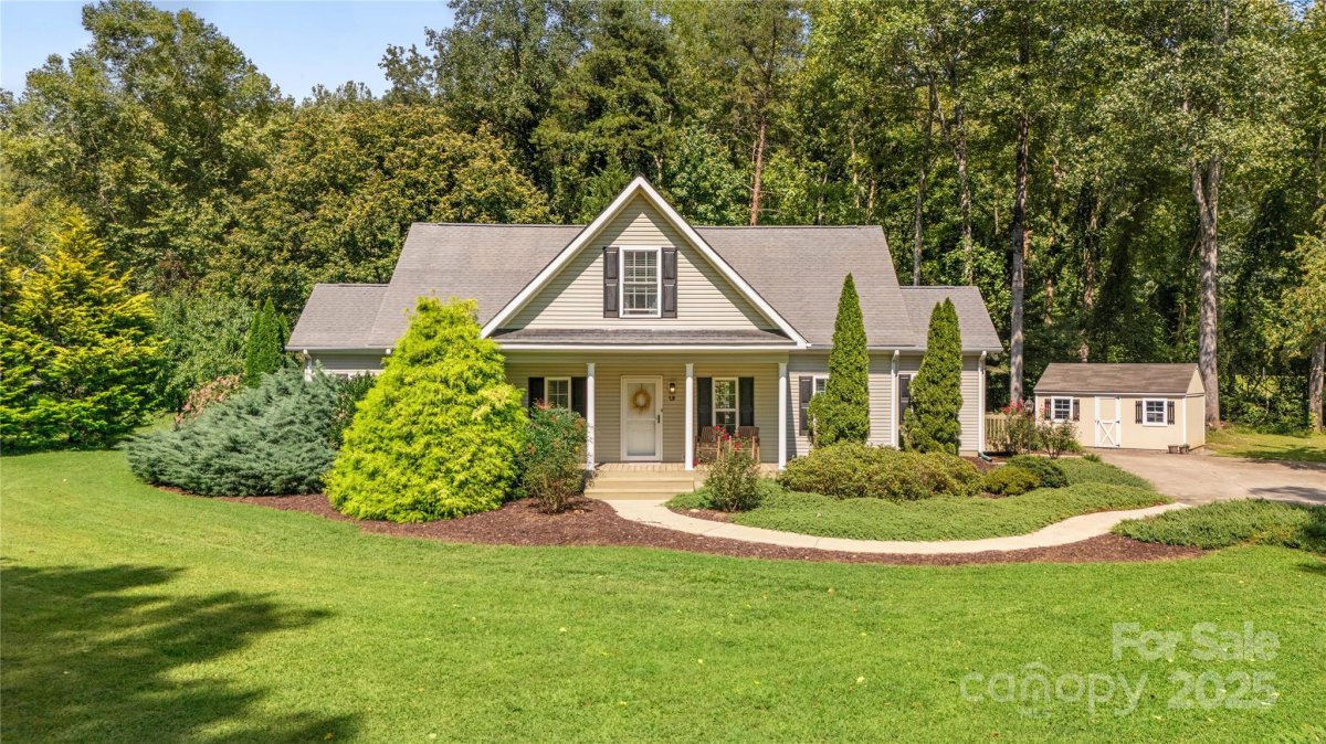 19 Lynnbrook Way
