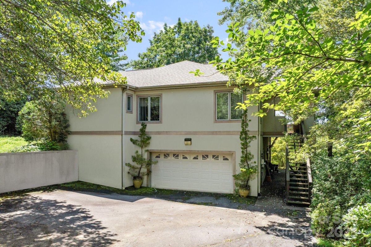 17 Perrion Avenue