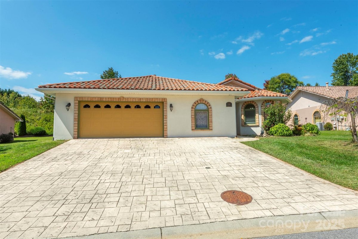 39 Pacifico Drive
