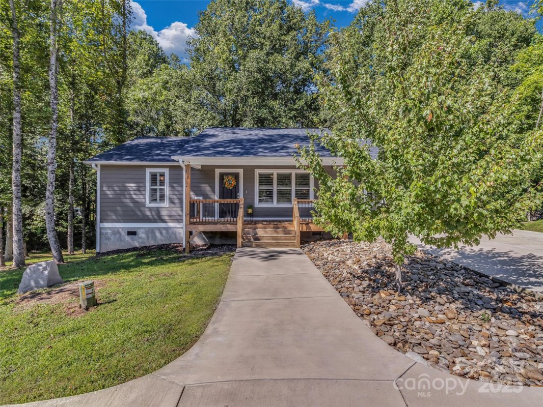 212 Walt Drive