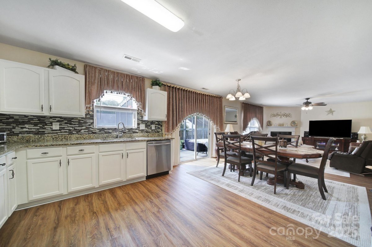 2320 Kirkgate Lane