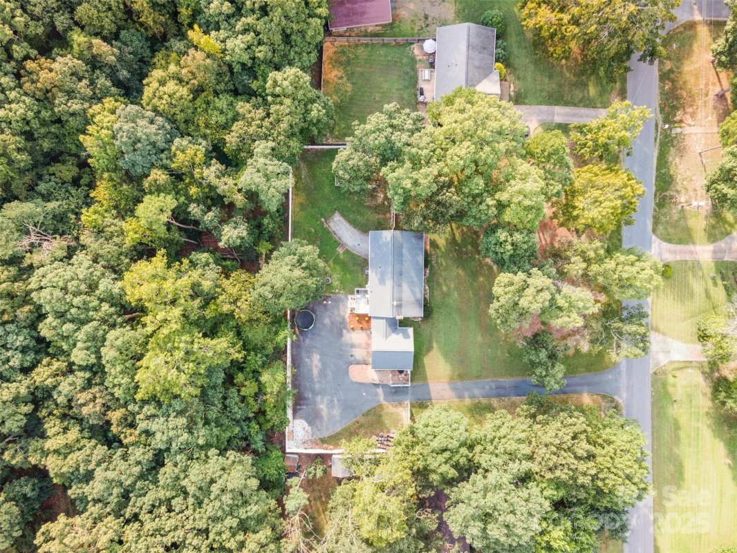 2106 Woodhurst Lane