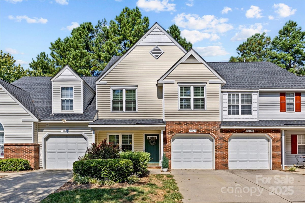10127 University Park Lane