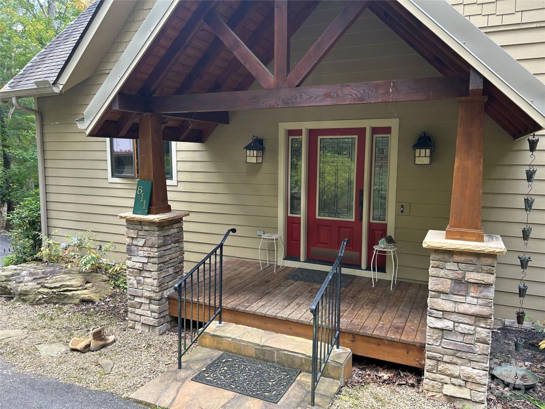 811 Hemlock Drive