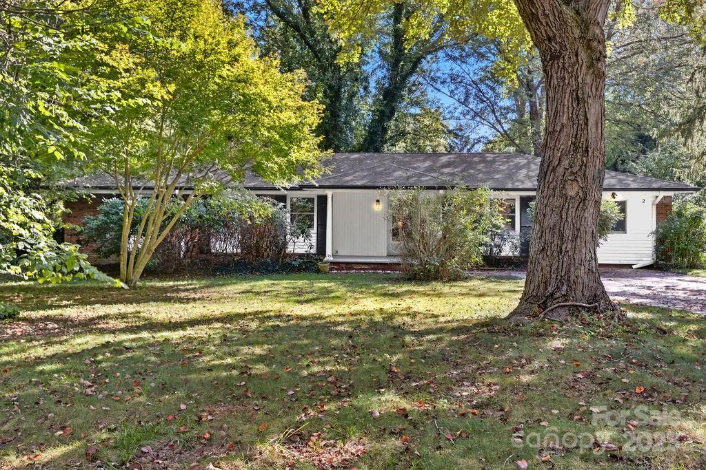 2 Fernbrook Place