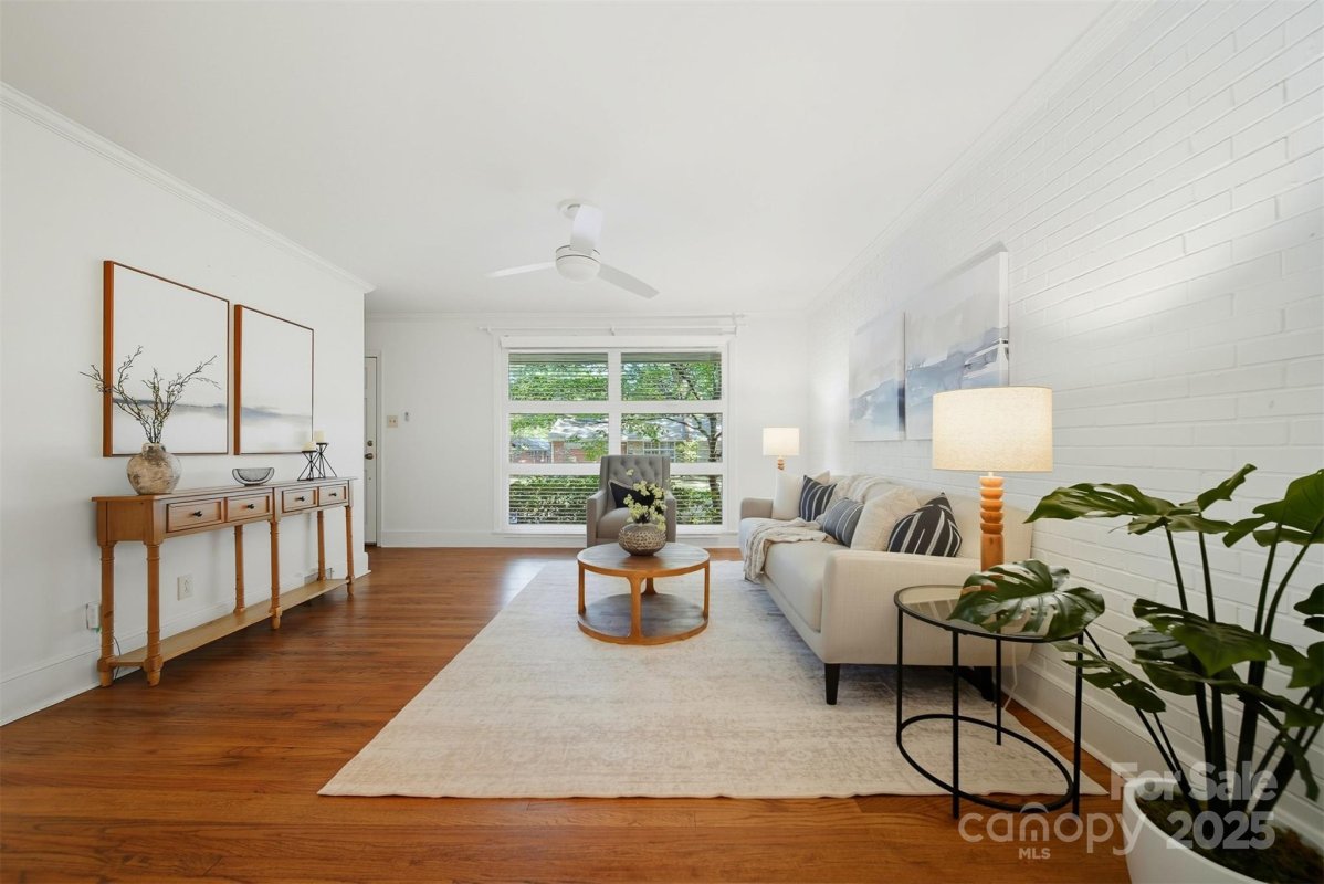 4583 Woodlark Lane