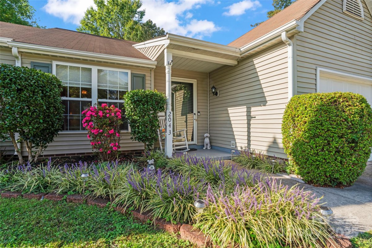 2043 Mallard Woods Place