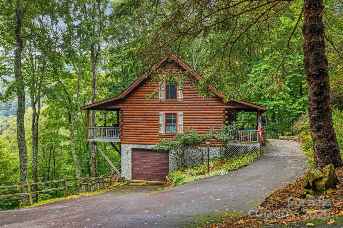 215 Goldenleaf Road