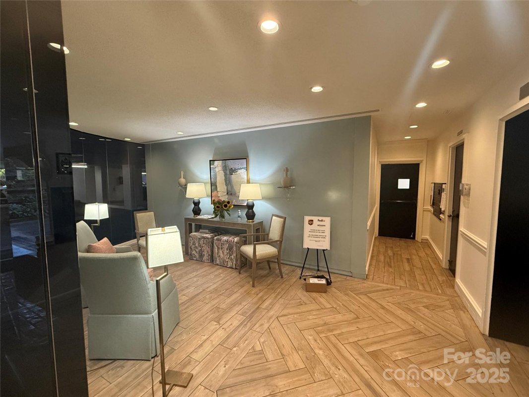 856 Cherokee Road