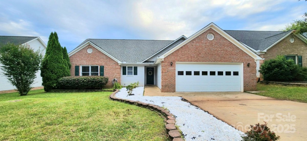 833 Hidden Creek Circle
