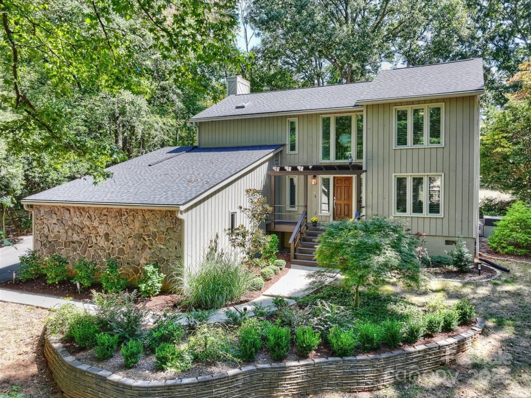 3023 Shallowood Lane