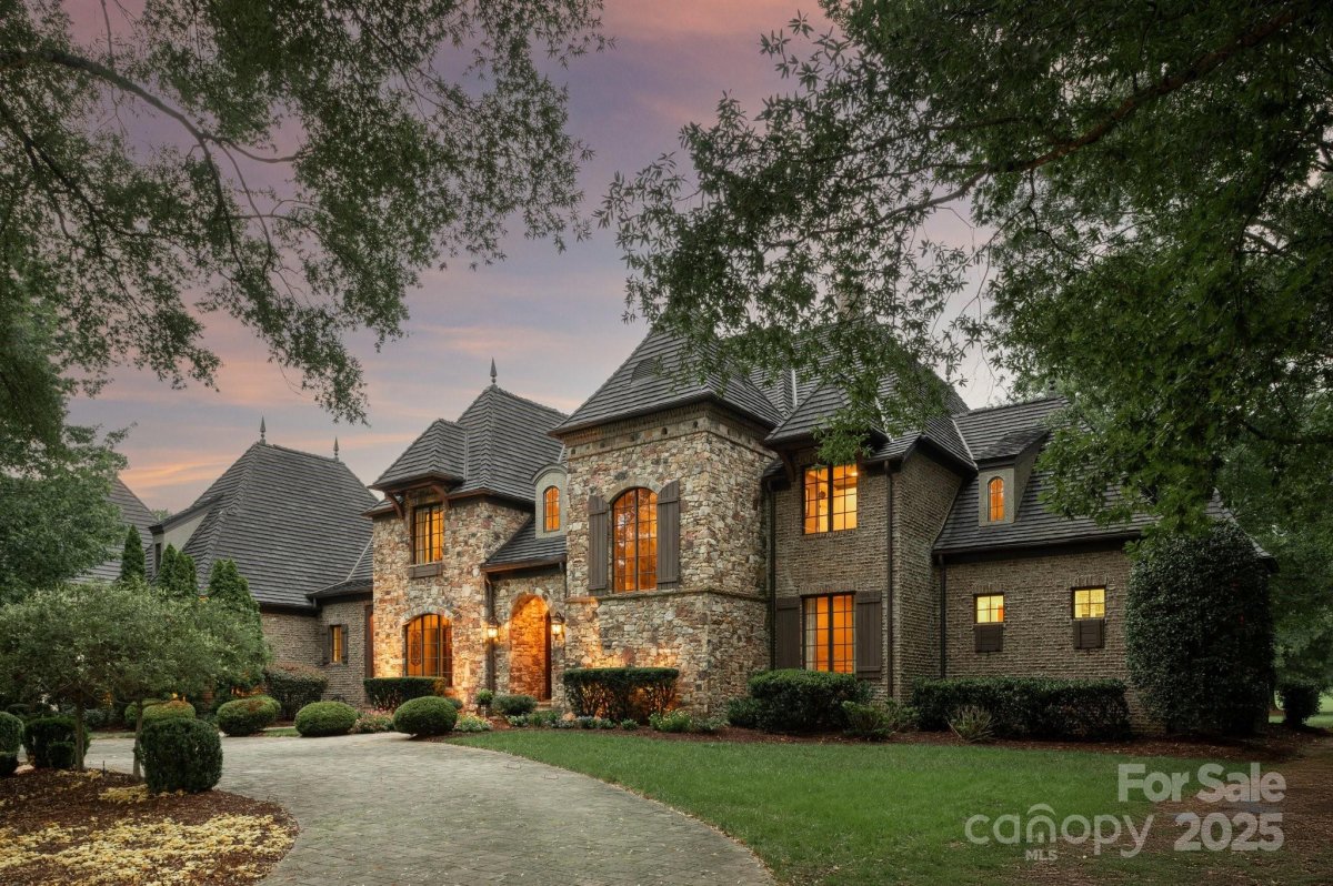 8716 Chewton Glen Drive