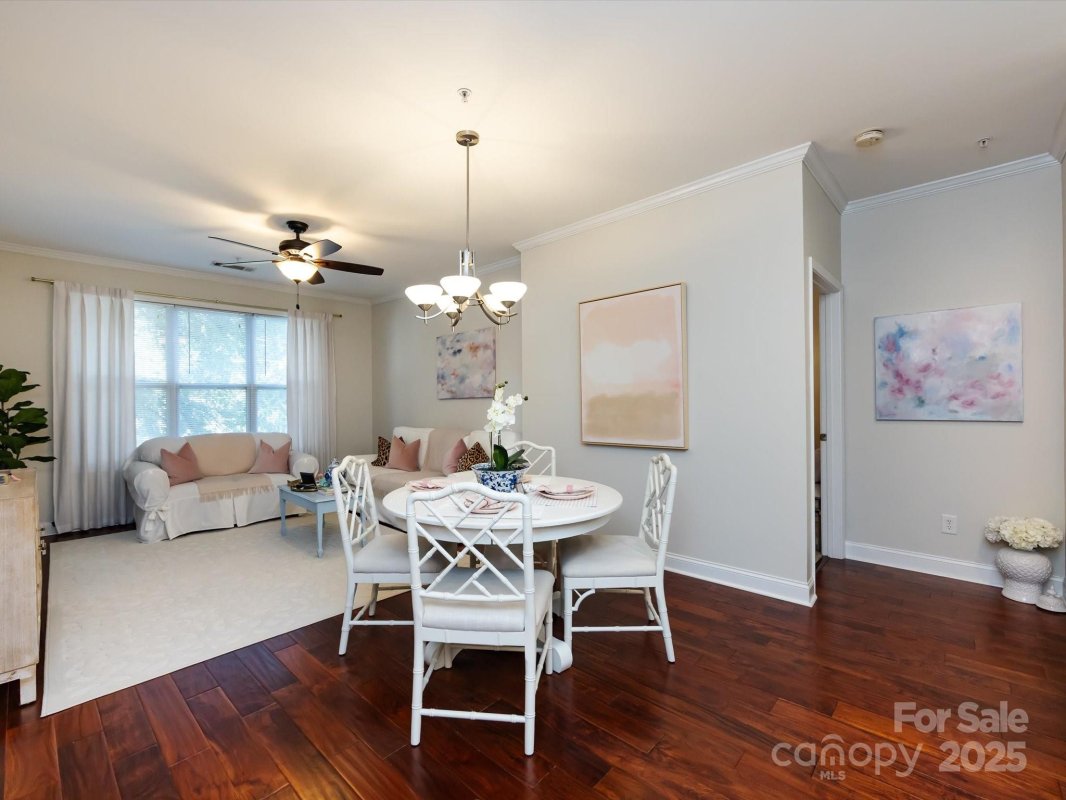 1000 E Woodlawn Road 113