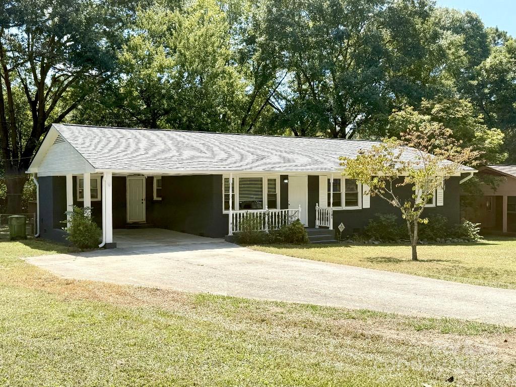 1121 W Edgemont Drive