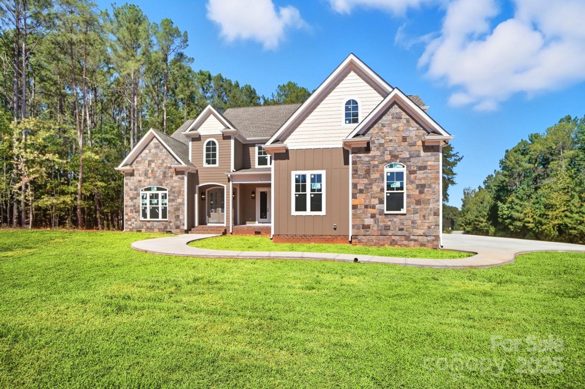 3045 Feathers Drive