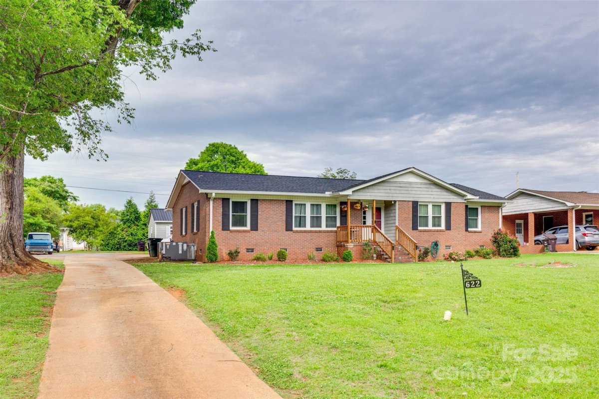 622 University Drive