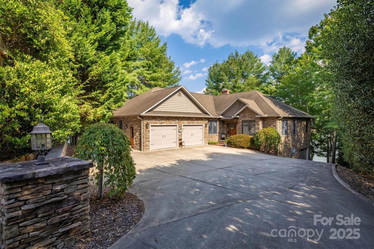 1831 Sandy Cove Drive