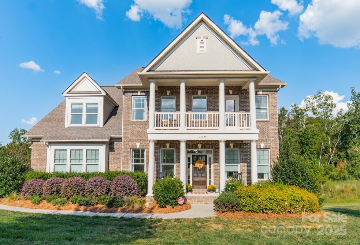 13735 Sunset Bluffs Circle