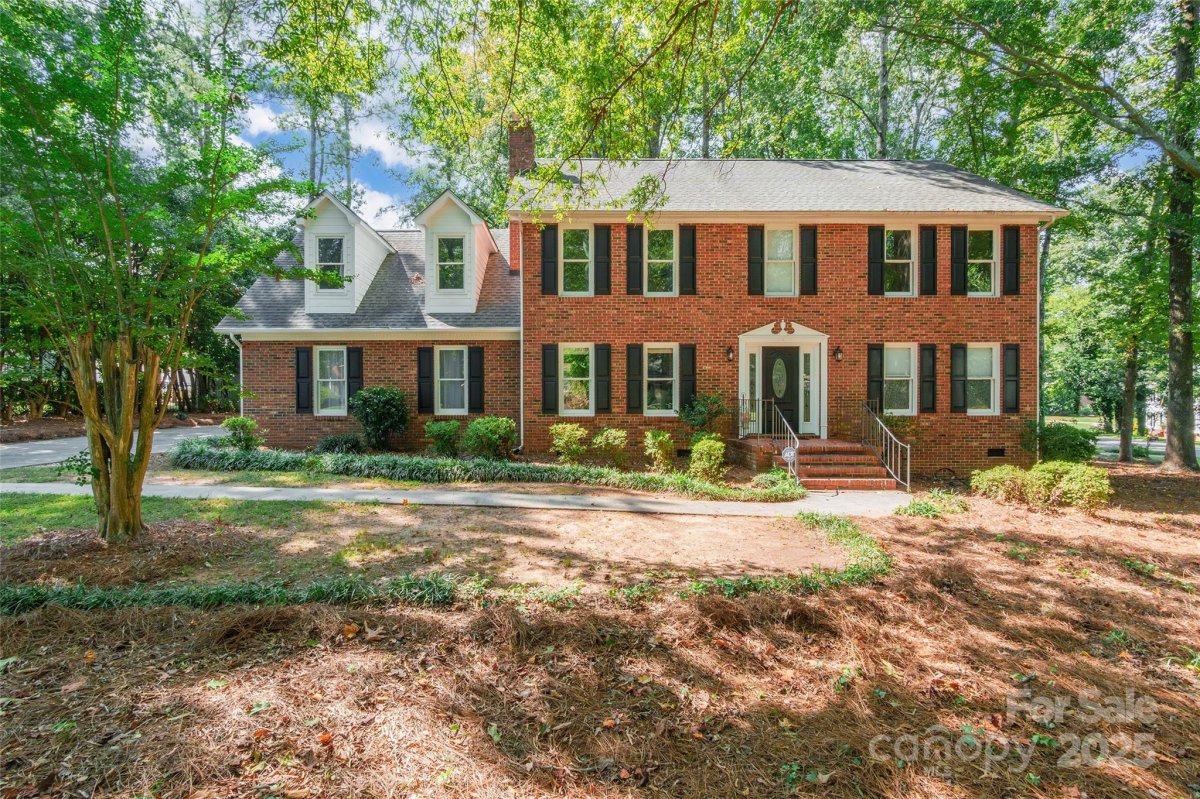 2615 Oakhurst Drive