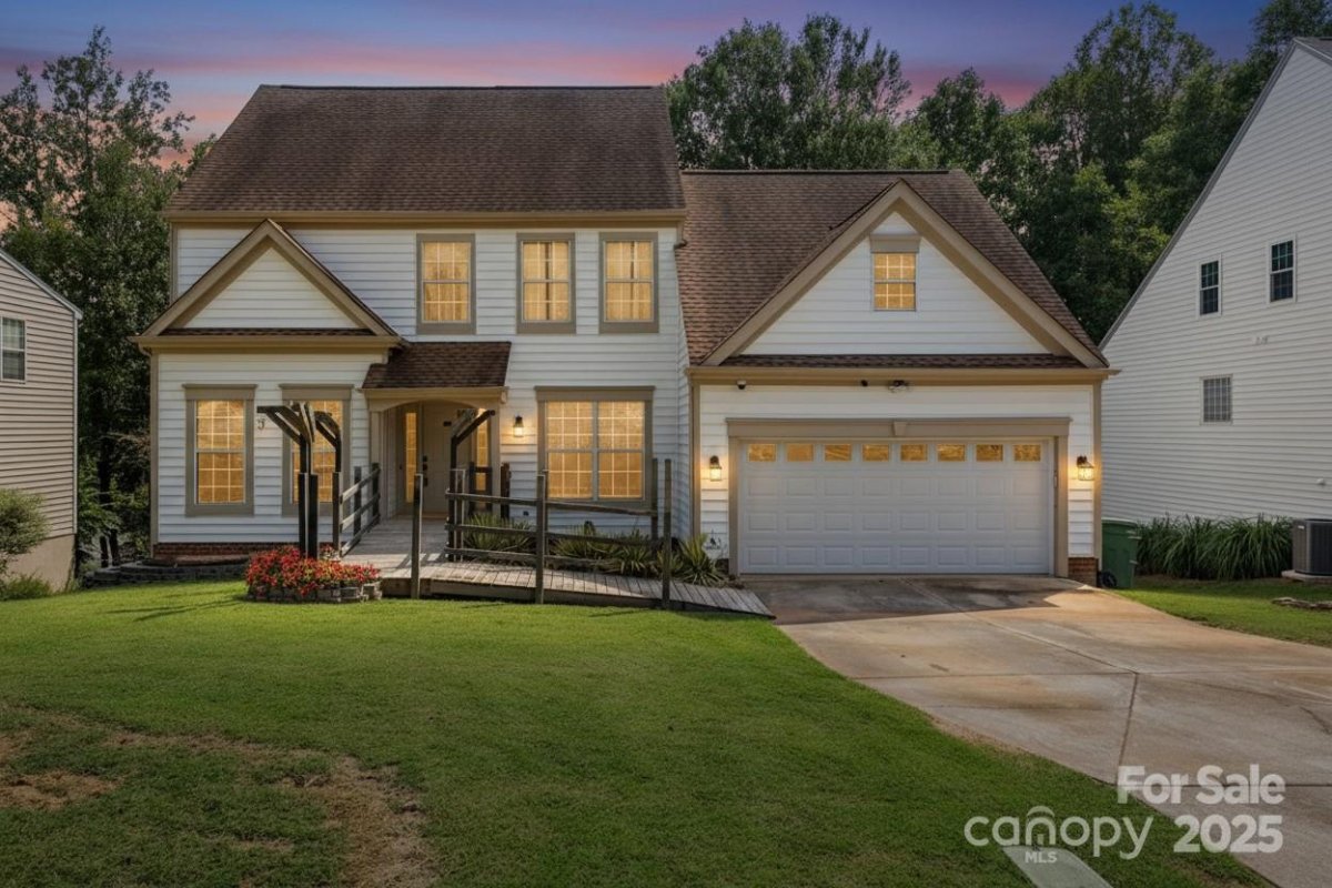105 Lyman Oak Court