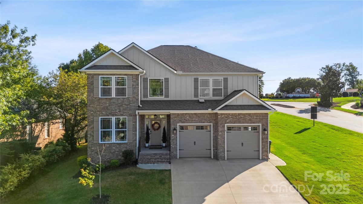 2 Double Crest Drive