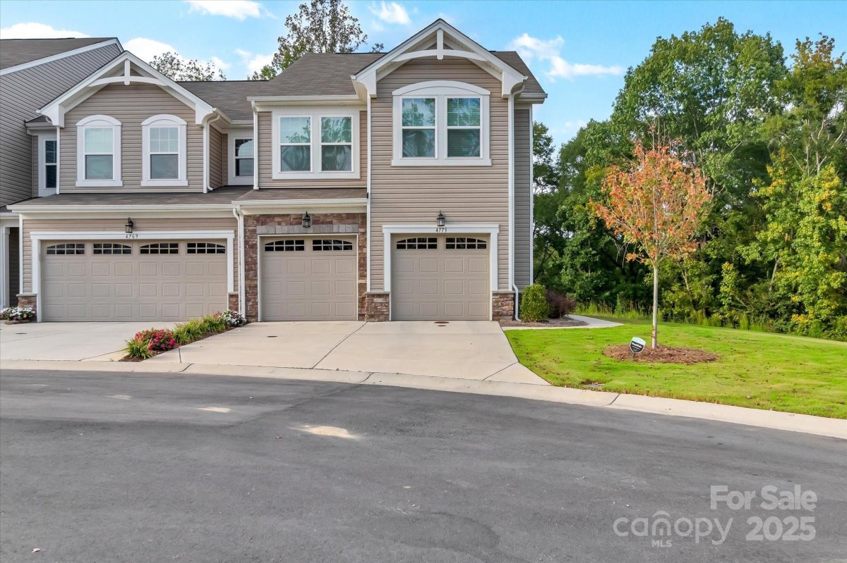 4773 Darcey Way