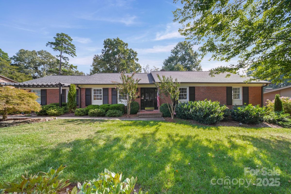 812 Imperial Drive