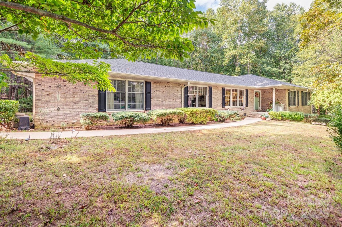 3 Sunningdale Drive