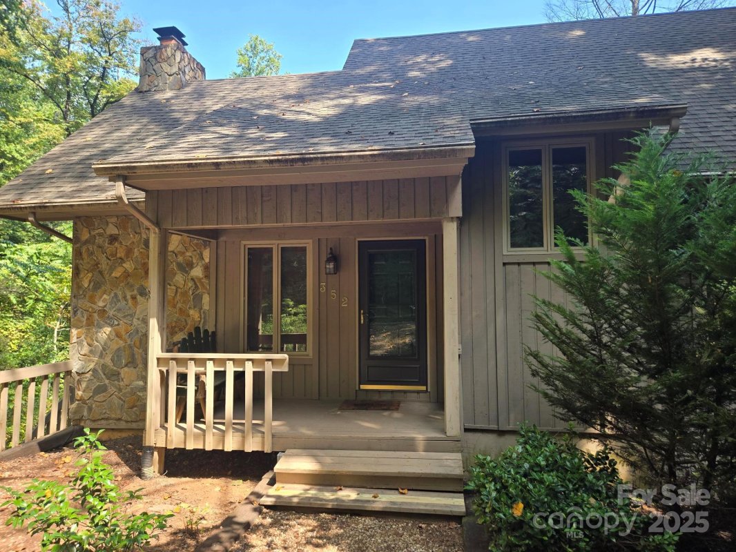 352 Bolt Road