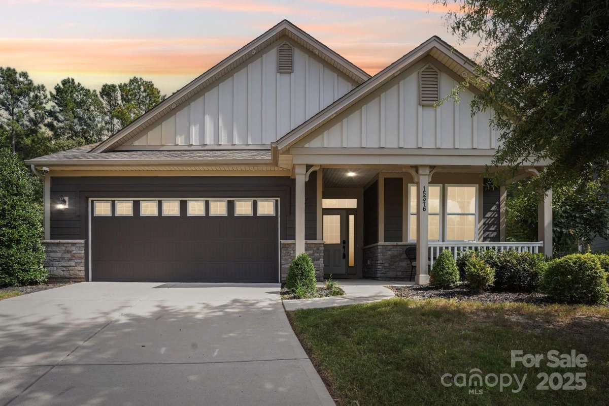 15316 Red Canoe Way