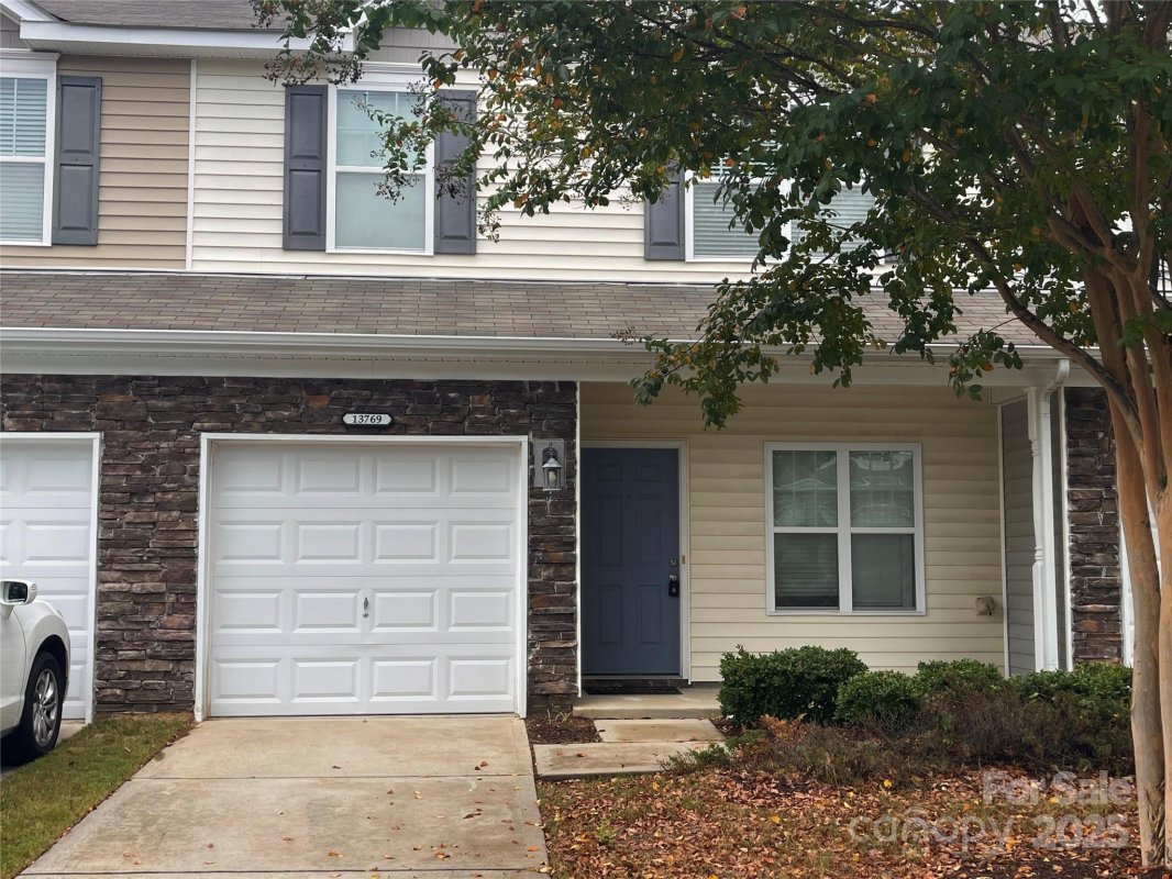 13769 Singleleaf Lane