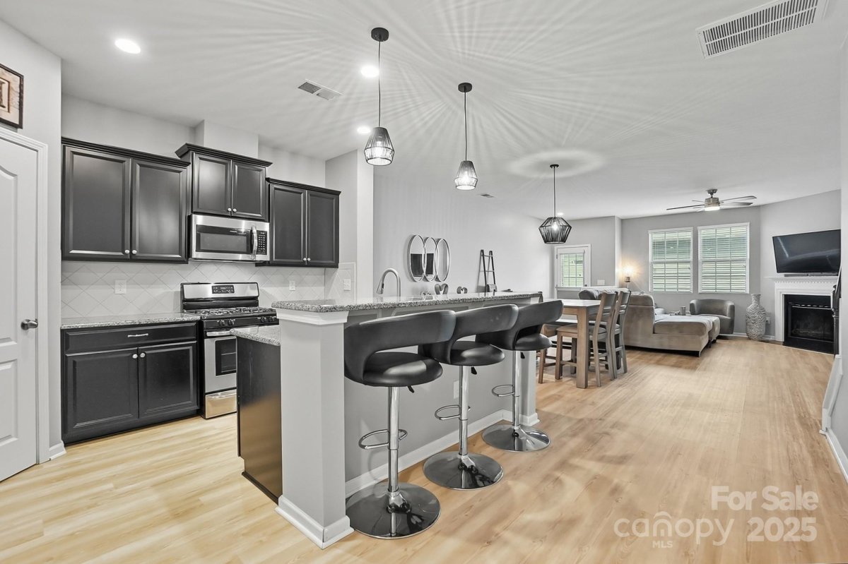 3033 Honeylocust Lane
