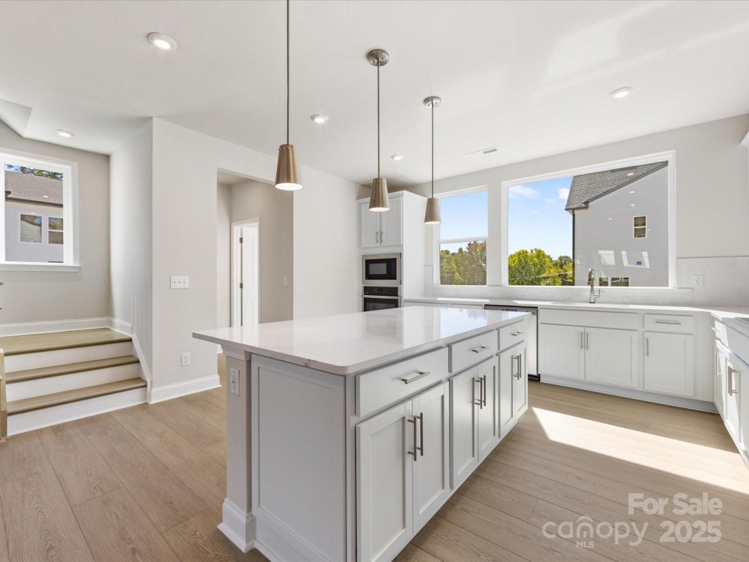 808 Flintside Lane