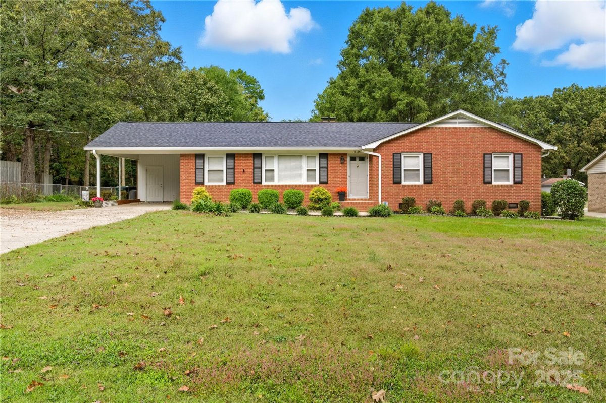 2101 Shady Lane