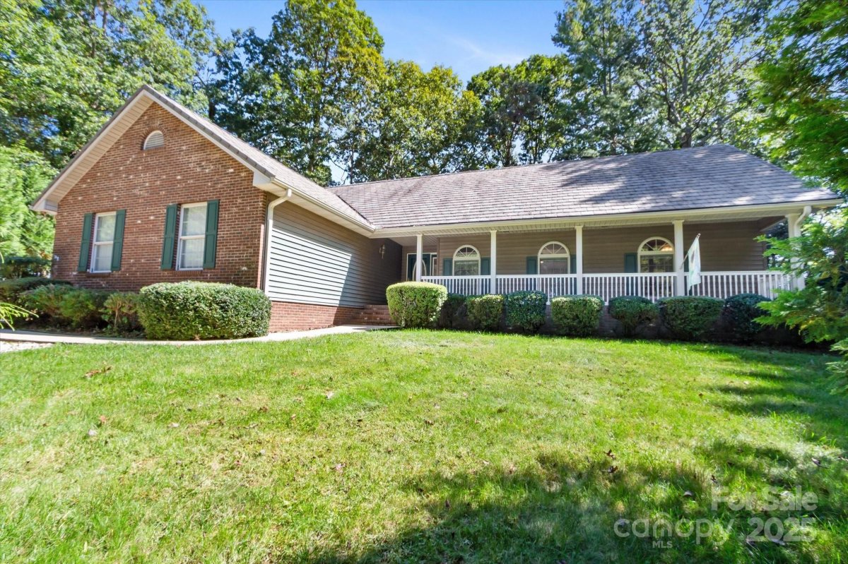 511 Fox Hollow Lane