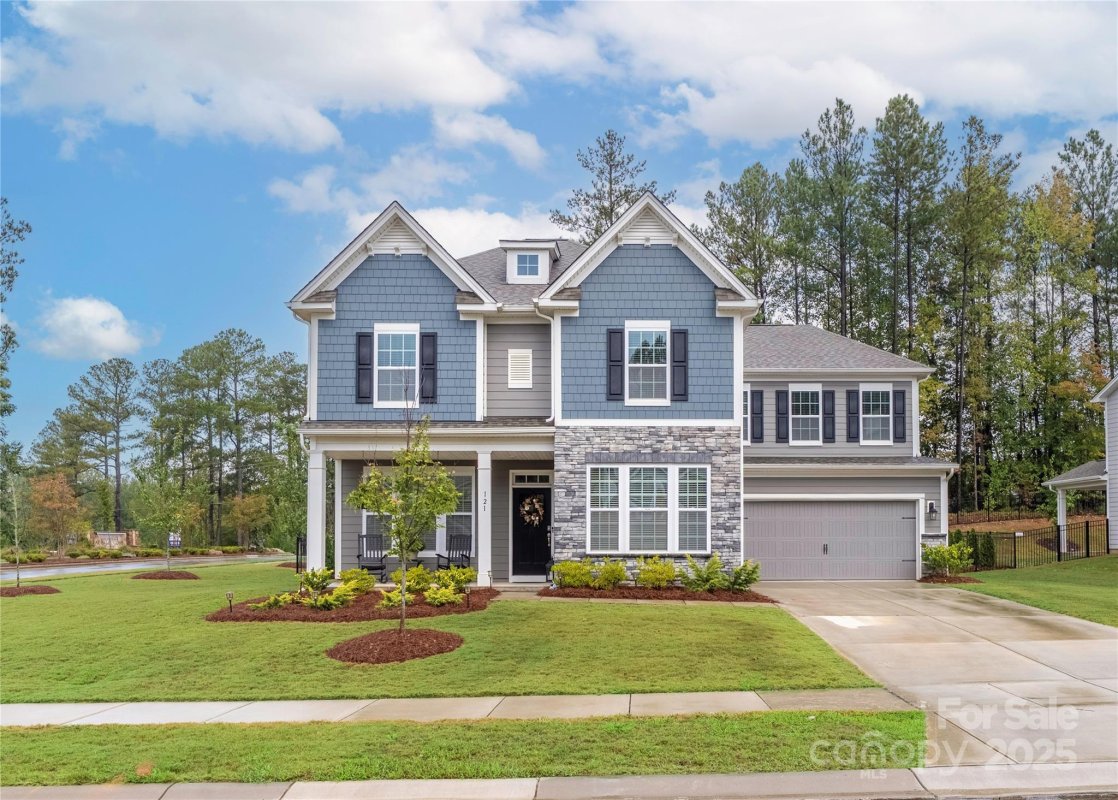 121 Rhuidean Court