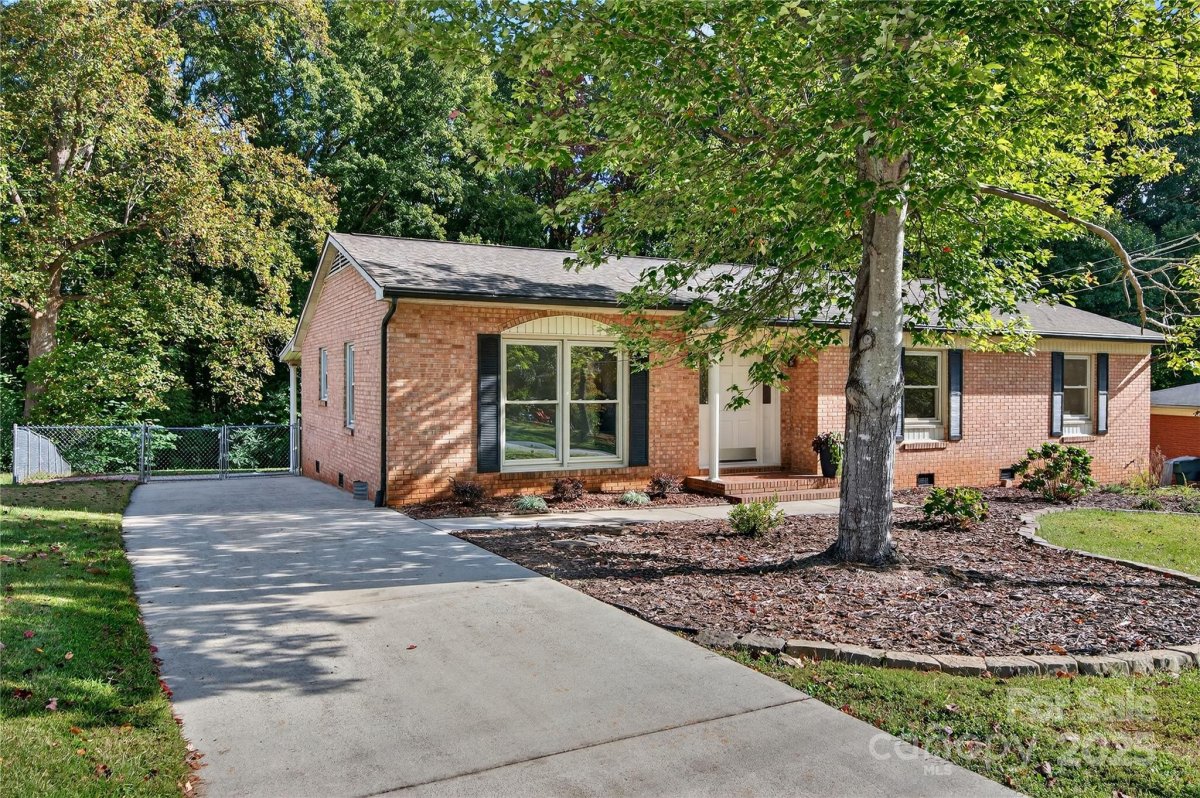 122 Brookfield Circle
